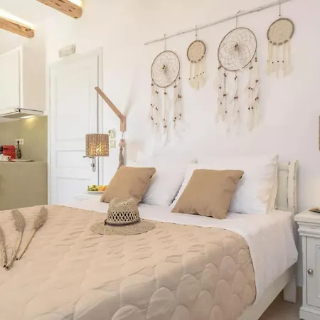 Glaronissi Beach Guest house