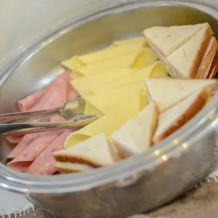 Pensionat Glaronissi 4*