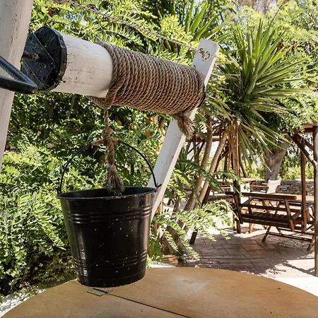 Glaronissi Pensionat 4*